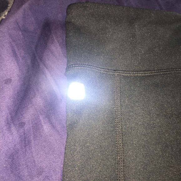 fabletics leggings with zipper on bottom - Picture 4 of 5